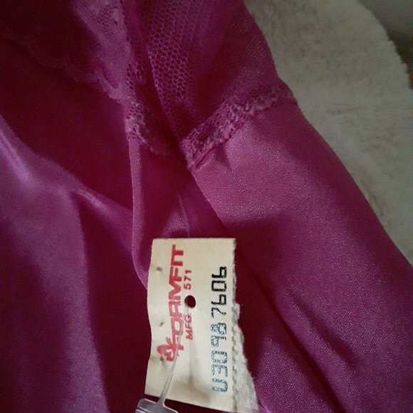 NWT Vintage FORMFIT Lace Trimmed Camisole - Picture 6 of 6